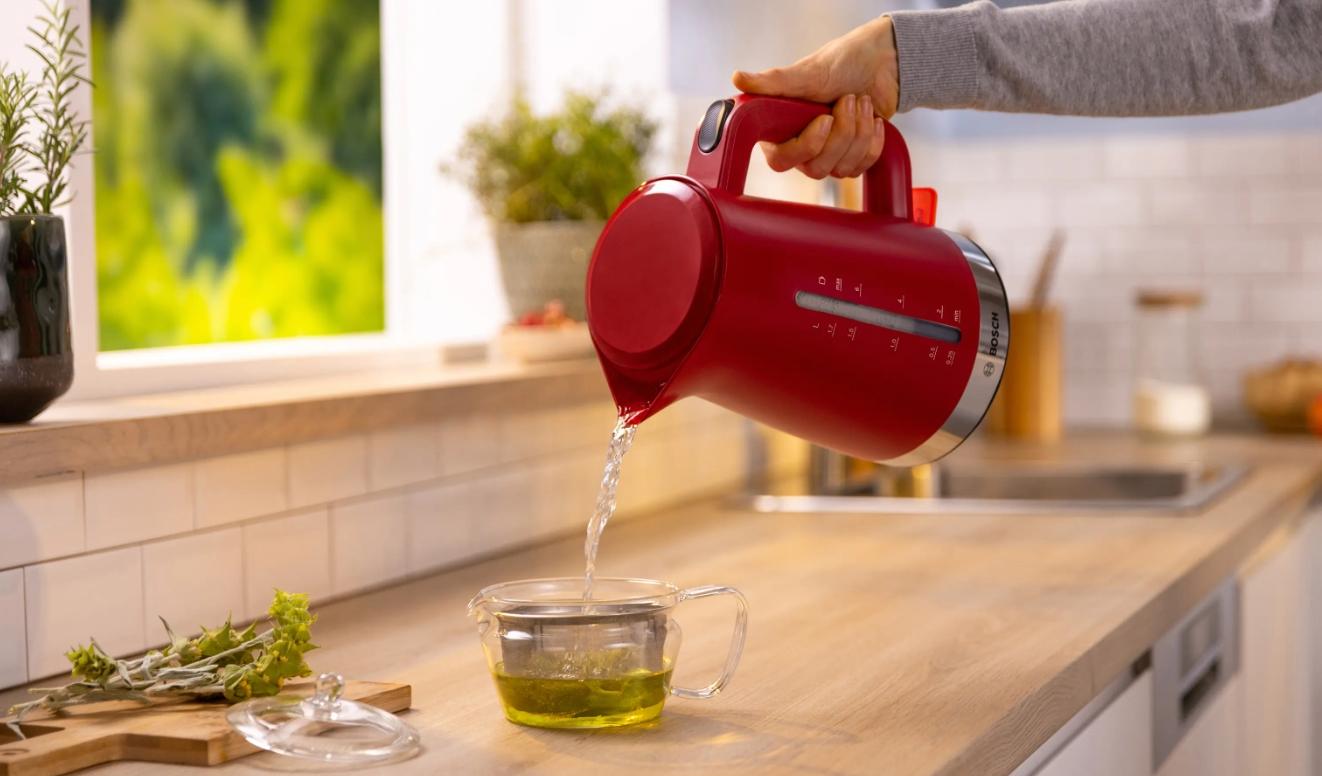 Jarro Eléctrico Mymoment 1.7 L 2400W Vermelho